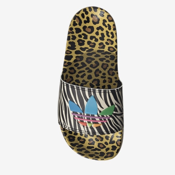 adidas Shoes - NIB adidas Originals Adilette Lite J Slipper